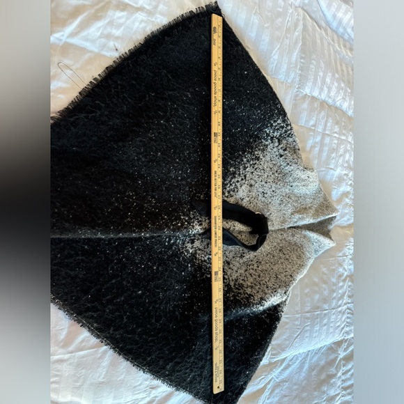 Ann Taylor Black & Grey Shawl Collar Tie Poncho, One Size NEW WITH TAGS - Picture 7 of 11